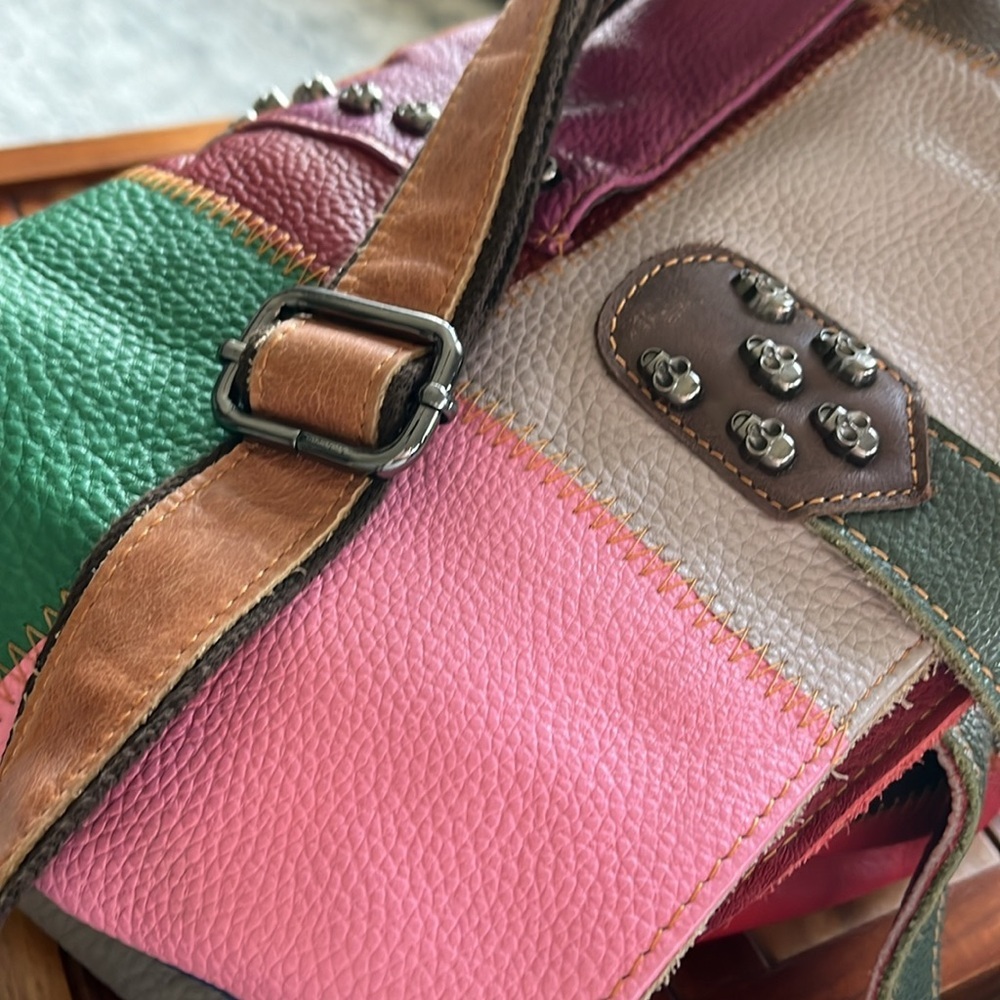 Amerileather Patchwork Leather bag. Skull accents. Shoulder/adjustable crossbody - Picture 8 of 11